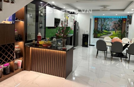 BÁN GẤP NHÀ MẶT NGÕ THANH NHÀN, HAI BÀ TRƯNG, 5 TẦNG VIEW HỒ THANH NHÀN, 43.5m2, 5 TỶ